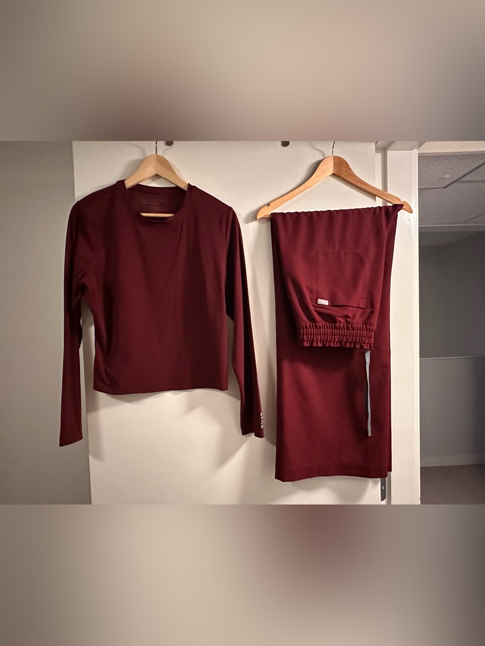 FIGS Women's Ribbed Top with Wide leg Burgundy 🍷 L